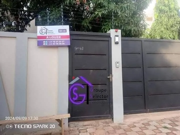 VILLA R+1 SITUEE DANS LE QUARTIER PISSY  - Villa à PISSY NON LOIN DE LA CLINIQUE KOMBASSE ET LE RESTAURANT WILLY - Groupe Selector Immobilier