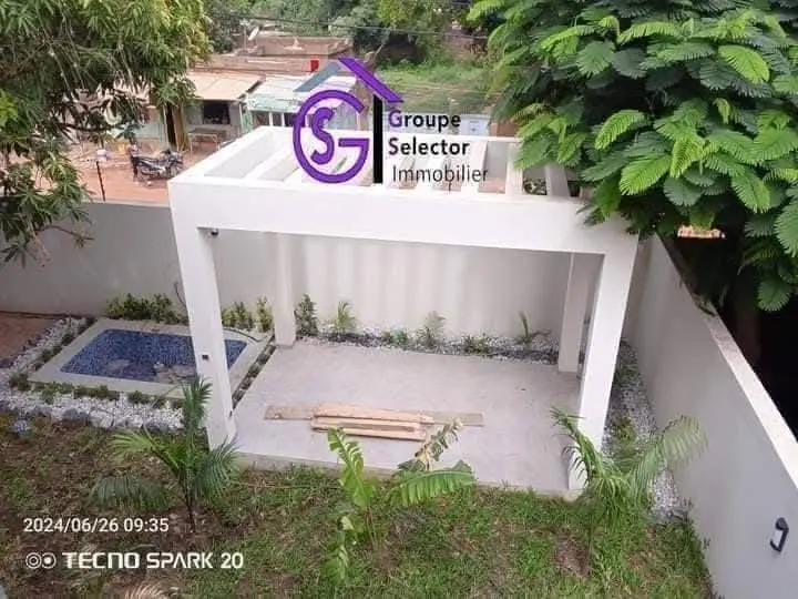 VILLA R+1 SITUEE DANS LE QUARTIER PISSY  - Image 2