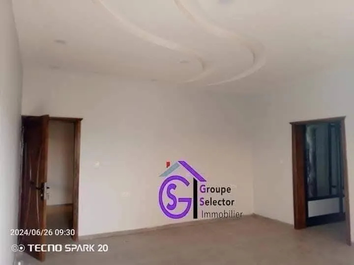 VILLA R+1 SITUEE DANS LE QUARTIER PISSY  - Image 4