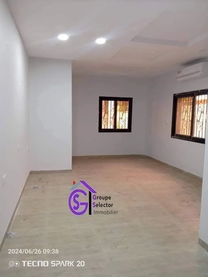 VILLA R+1 SITUEE DANS LE QUARTIER PISSY  - Image 5