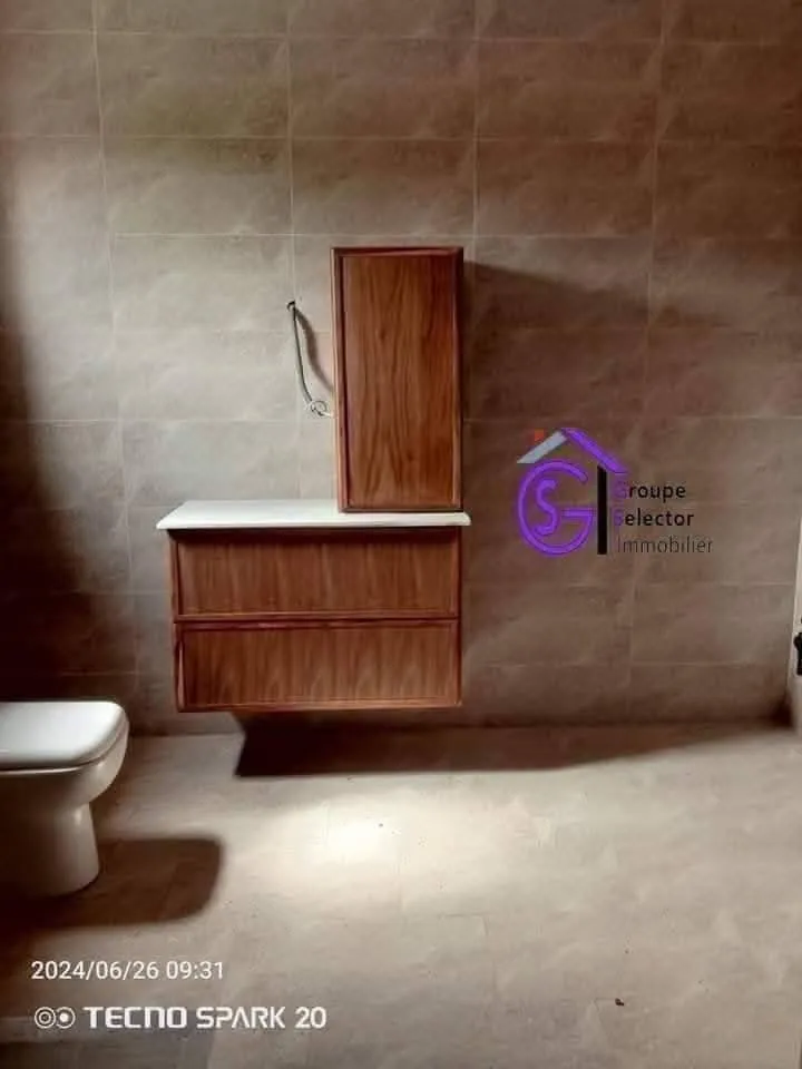 VILLA R+1 SITUEE DANS LE QUARTIER PISSY  - Image 10