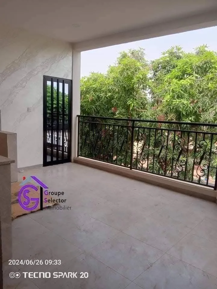 VILLA R+1 SITUEE DANS LE QUARTIER PISSY  - Image 11