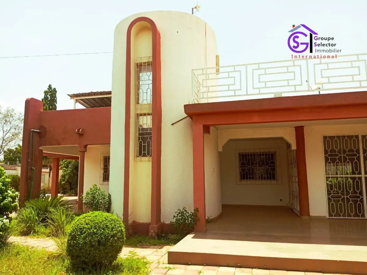 VILLA  MODERNE  AVEC  PISCINE - Image 3