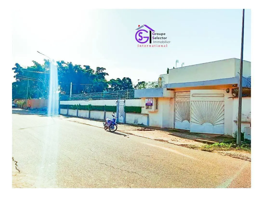 VILLA  MODERNE  AVEC  PISCINE - Image 2