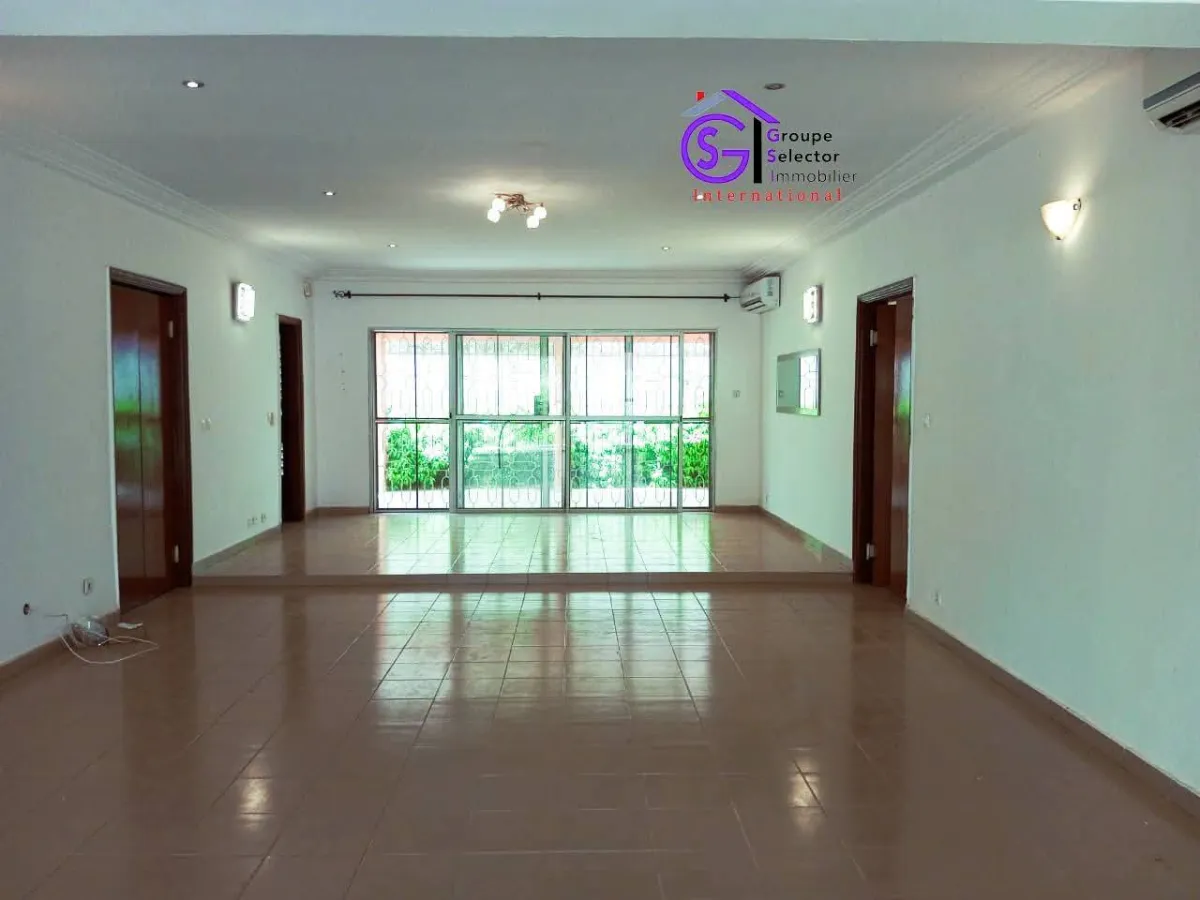 VILLA  MODERNE  AVEC  PISCINE - Image 6