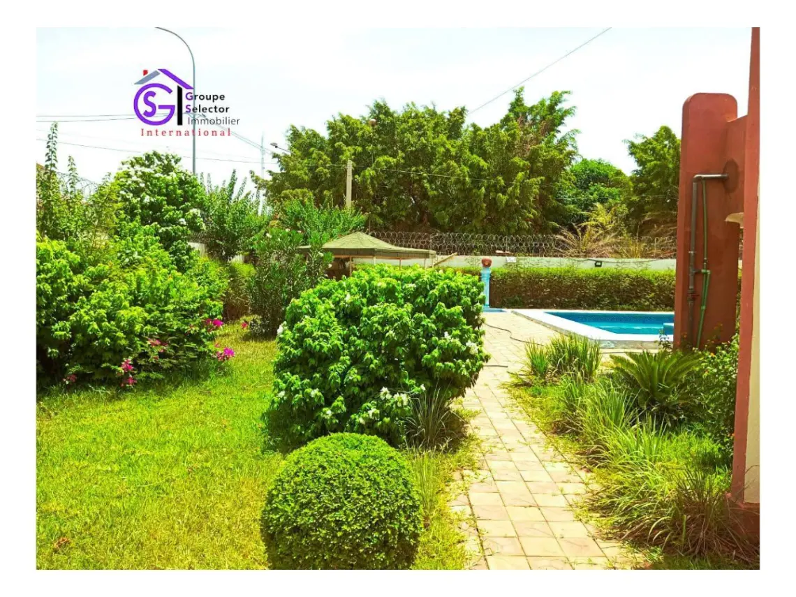 VILLA  MODERNE  AVEC  PISCINE - Image 4