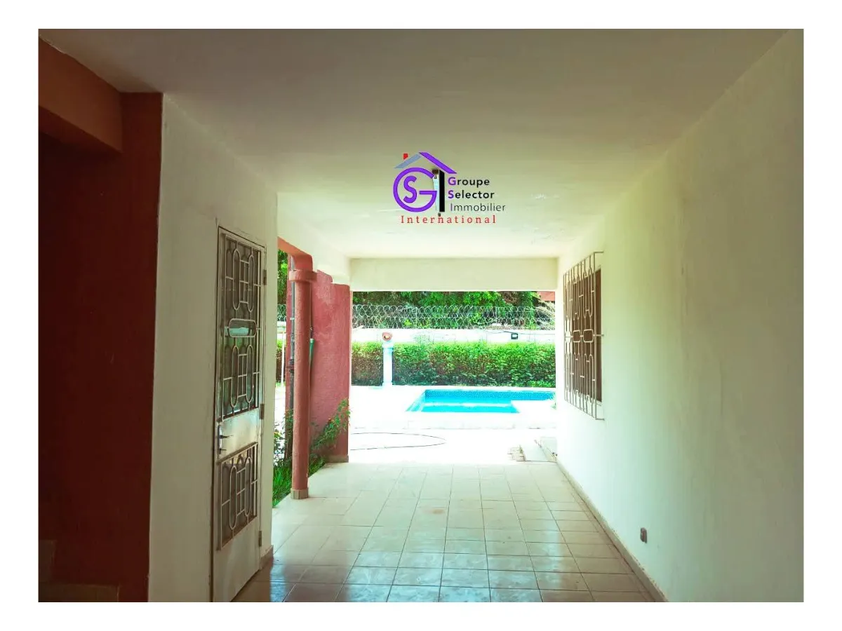 VILLA  MODERNE  AVEC  PISCINE - Image 11