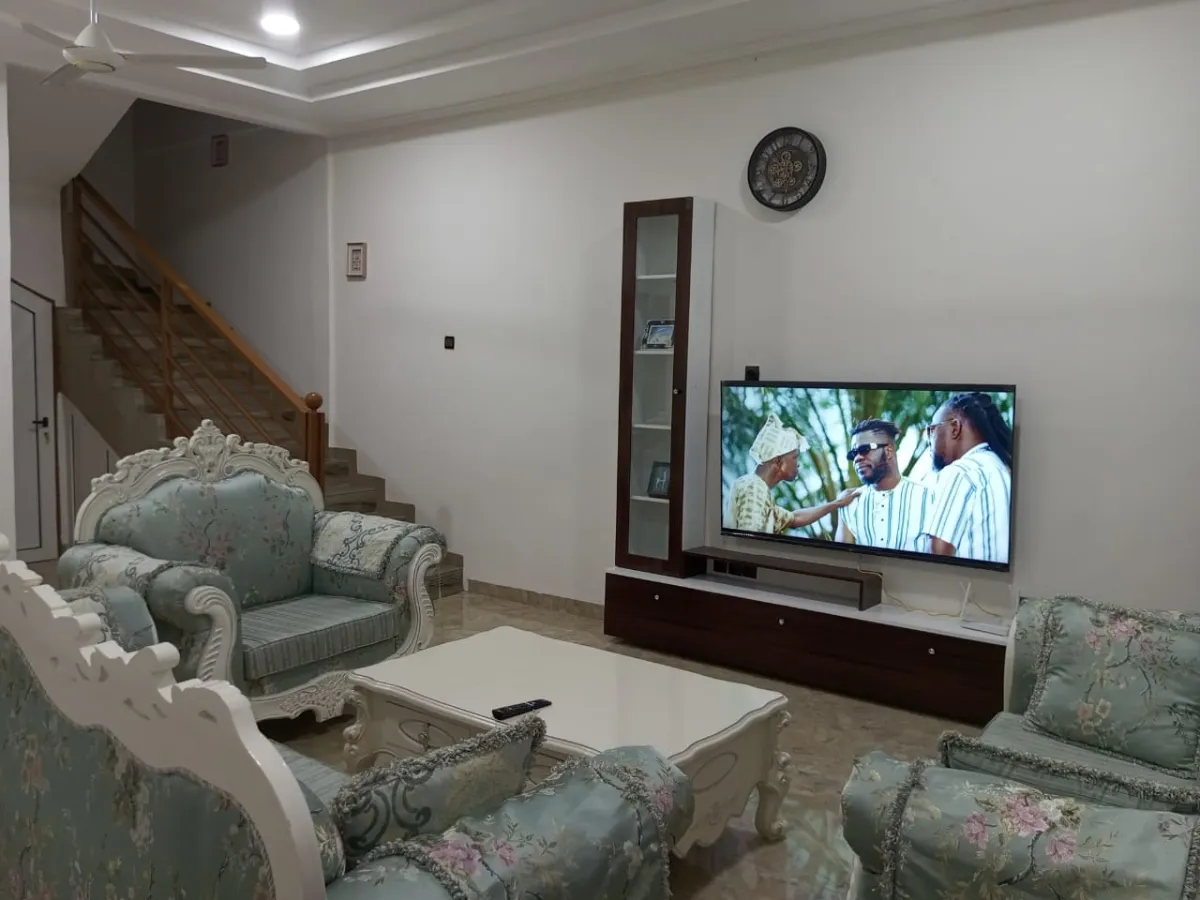 Occupée du 6 au 20  février à 12h00  VILLA G EQUIPEE/ LOUEE PAR NUITEE - Image 4