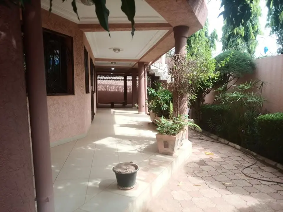 VILLA  MODERNE F4 ASSECNA OUAGA 2000 - Image 2