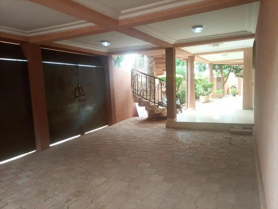 VILLA  MODERNE F4 ASSECNA OUAGA 2000 - Image 4