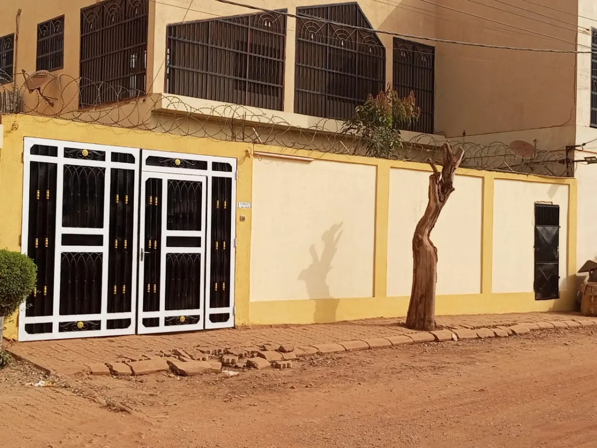 APPARTEMENTS AL HOUDA EQUIPEE - Appartement meublé à Ouaga 2000 non loin du Café ONU - Groupe Selector Immobilier