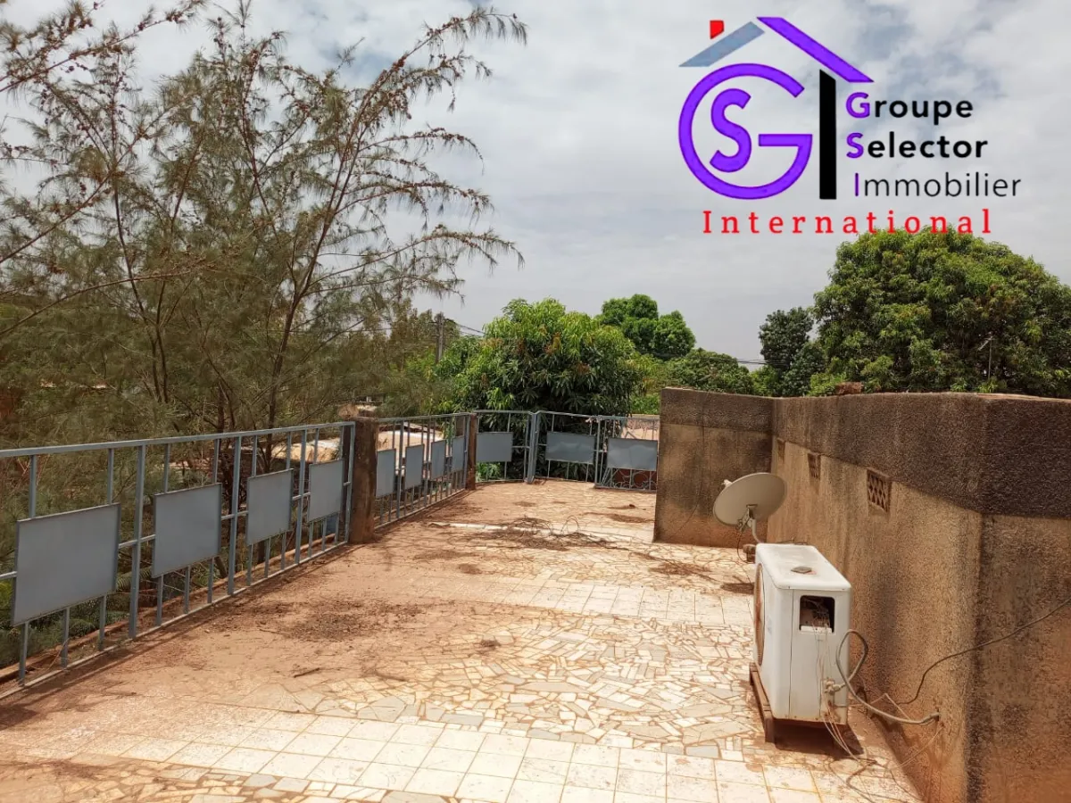 VILLA SPACIEUSE MODERNE  - Image 4