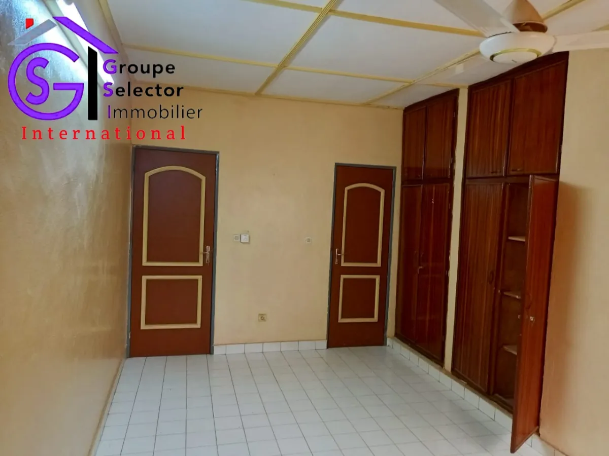 VILLA SPACIEUSE MODERNE  - Image 8