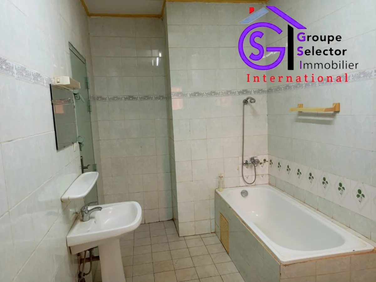 VILLA SPACIEUSE MODERNE  - Image 10