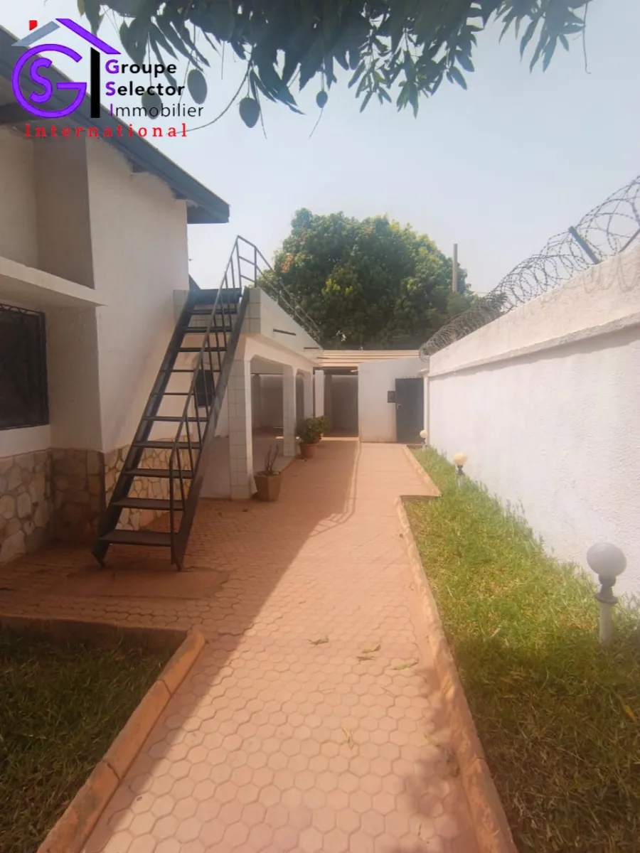 VILLA D LOUEE /NUITEE - Image 3