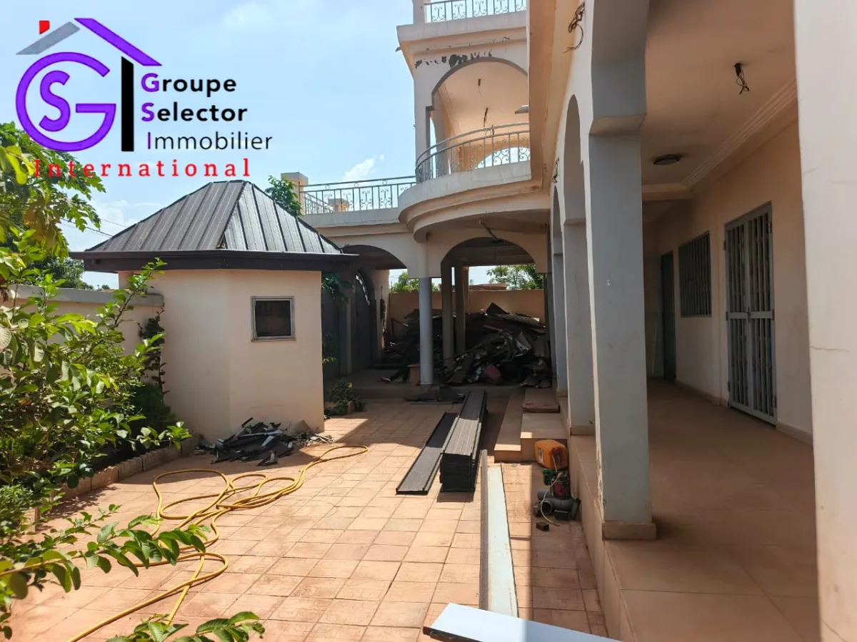 Spacieuse villa à Bonheur Ville  - Image 3